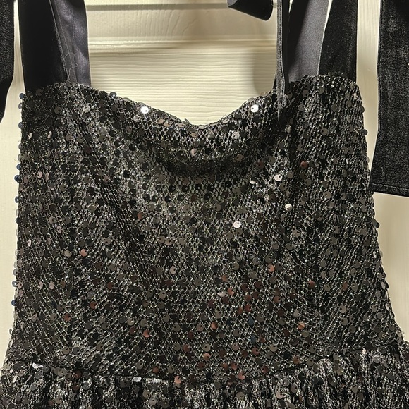 ⭐️⭐️ Nocturne Sequined Flowy Mini Dress NWT XS - Picture 9 of 12